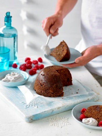 Christmas Pudding with Spiced Cream